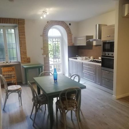 Appartamento Emma E Silvio Desenzano del Garda Exterior foto